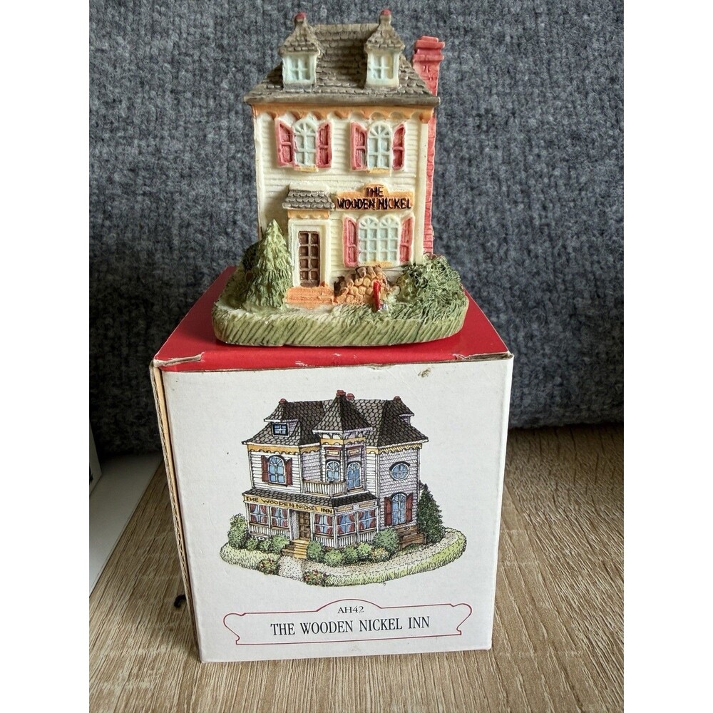 VTG FALLS VILLAGE/AMERICANA COLLECTION w/BOXES- 17 available, 100$ - Picture 15 of 16